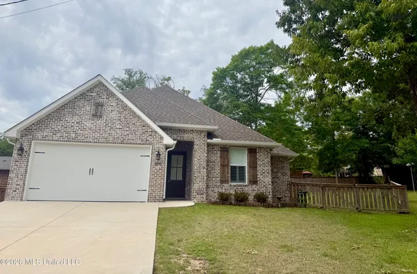 $305,000 | 886 Maili Place, Diamondhead, MS 39525