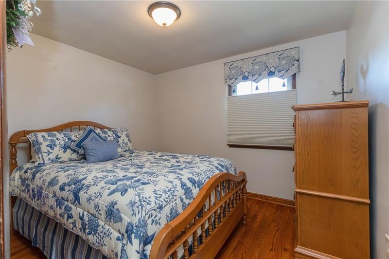 385 Navigation Street Beaver, PA 15009 - Photo 14 of 20 PRETTY SECOND BEDROOM TOO!