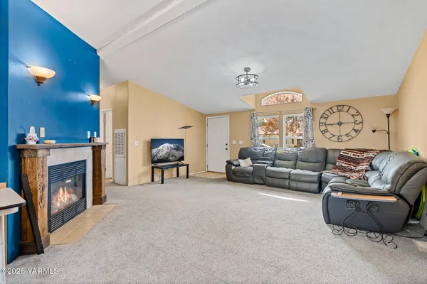 $265,000 | 101 Northstone Parkway, Zillah, WA 98953