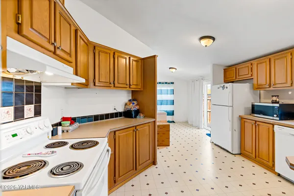$265,000 | 101 Northstone Parkway, Zillah, WA 98953