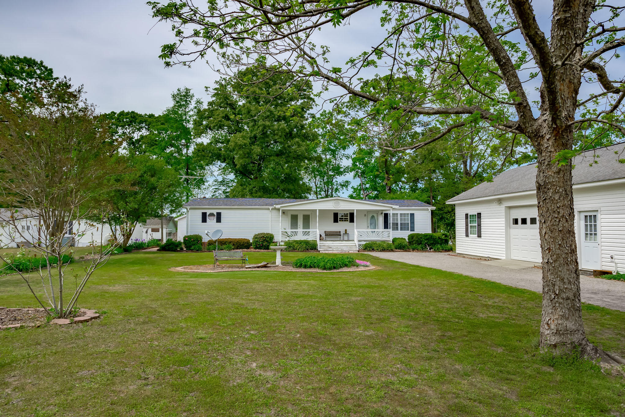 1554 James Loop Road Manning, SC 29102 - Photo 4 of 55 1554 James Loop Road -04