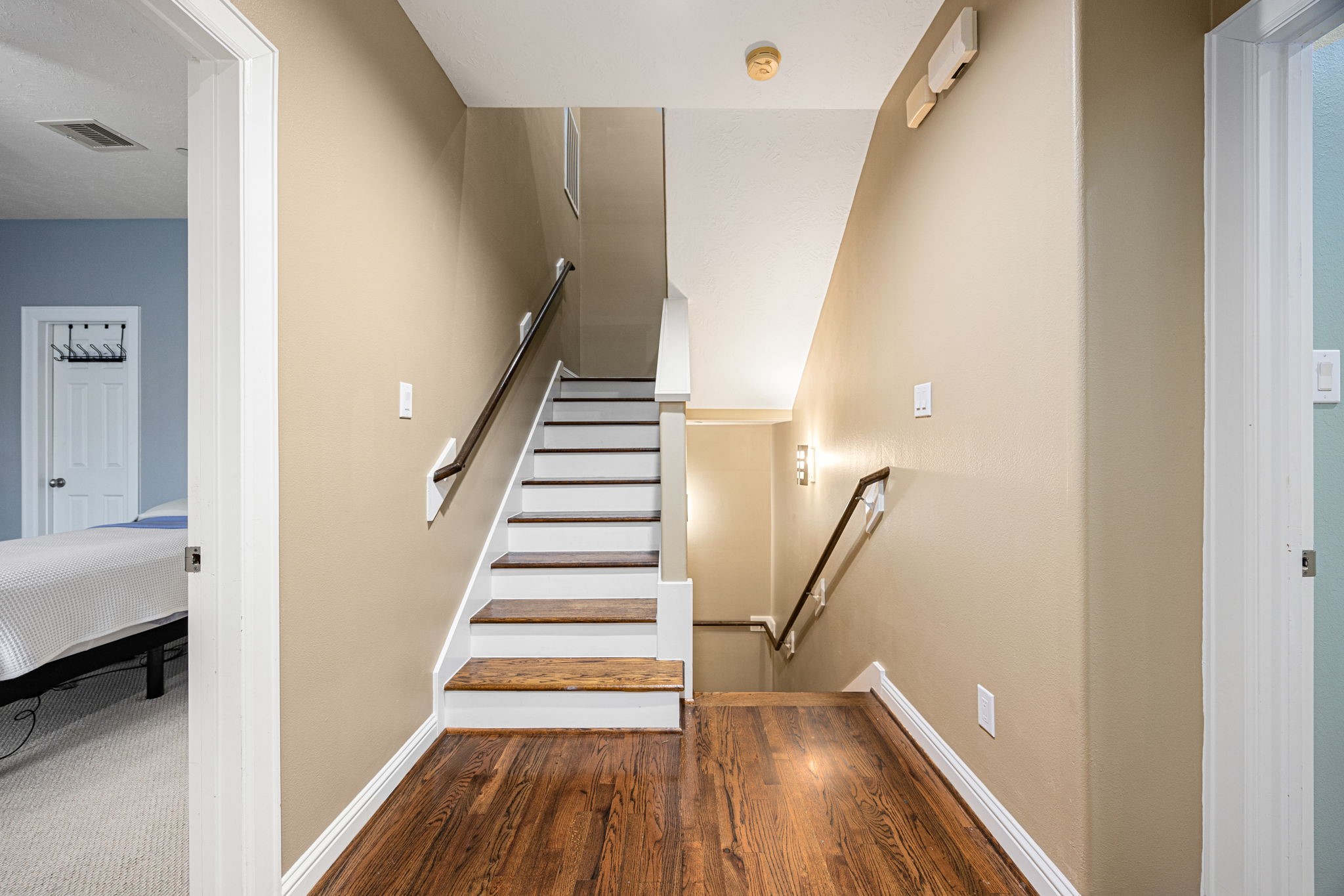 2611 Riverside Drive, Unit D Houston, TX 77004 - Photo 18 of 50 a view of entryway and gallery with wooden floor