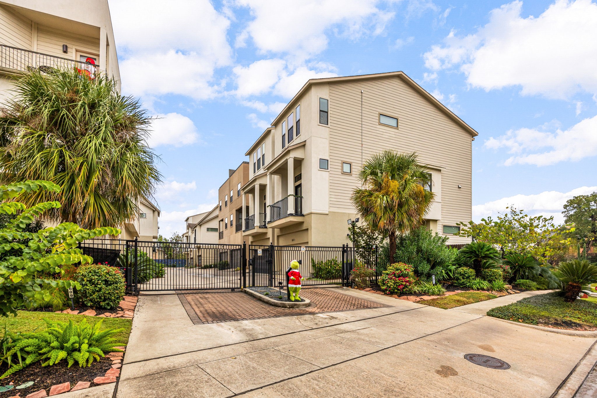 2611 Riverside Drive, Unit D Houston, TX 77004 - Photo 3 of 50