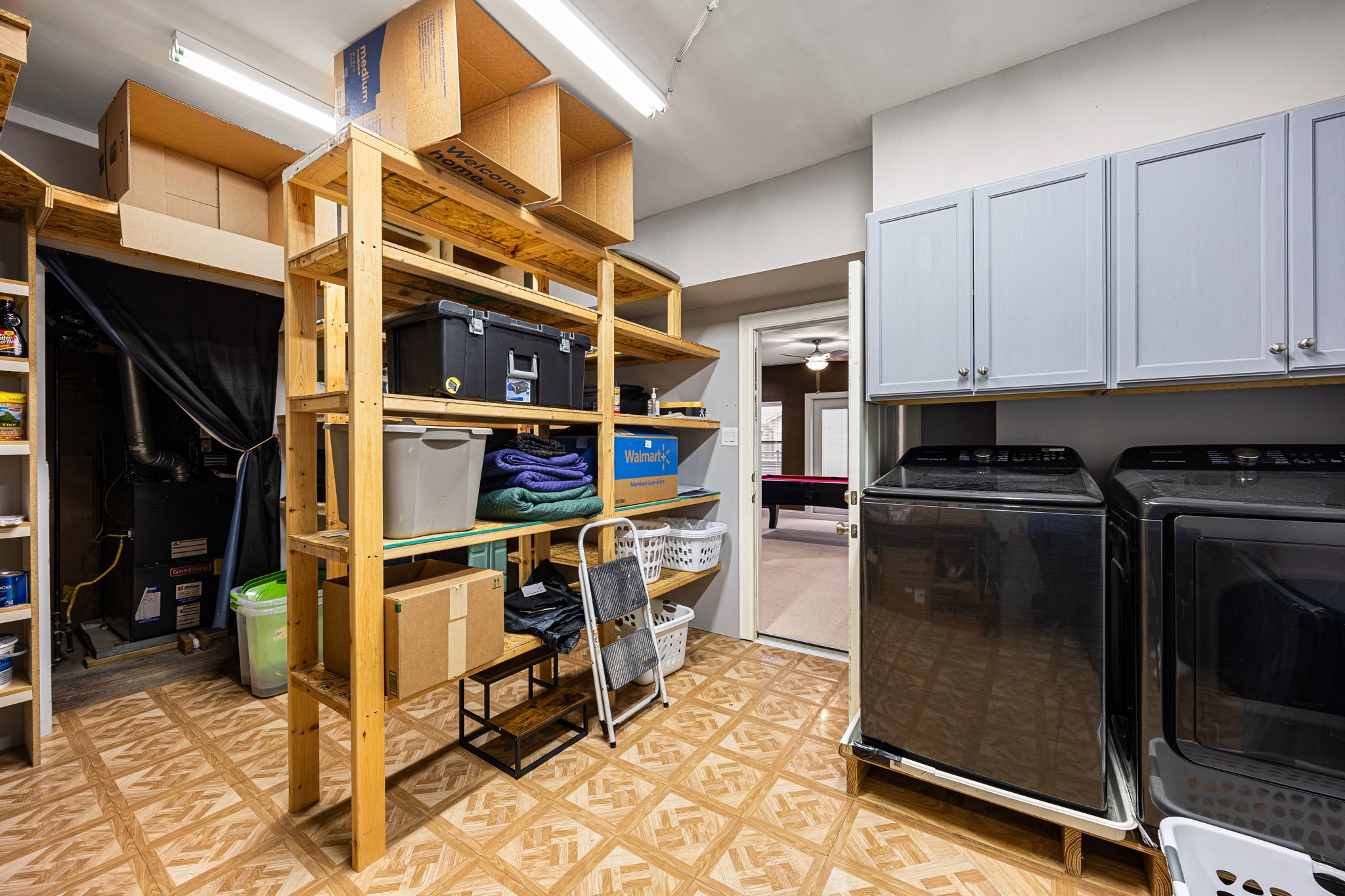 2611 Riverside Drive, Unit D Houston, TX 77004 - Photo 31 of 50 a view of walk in closet
