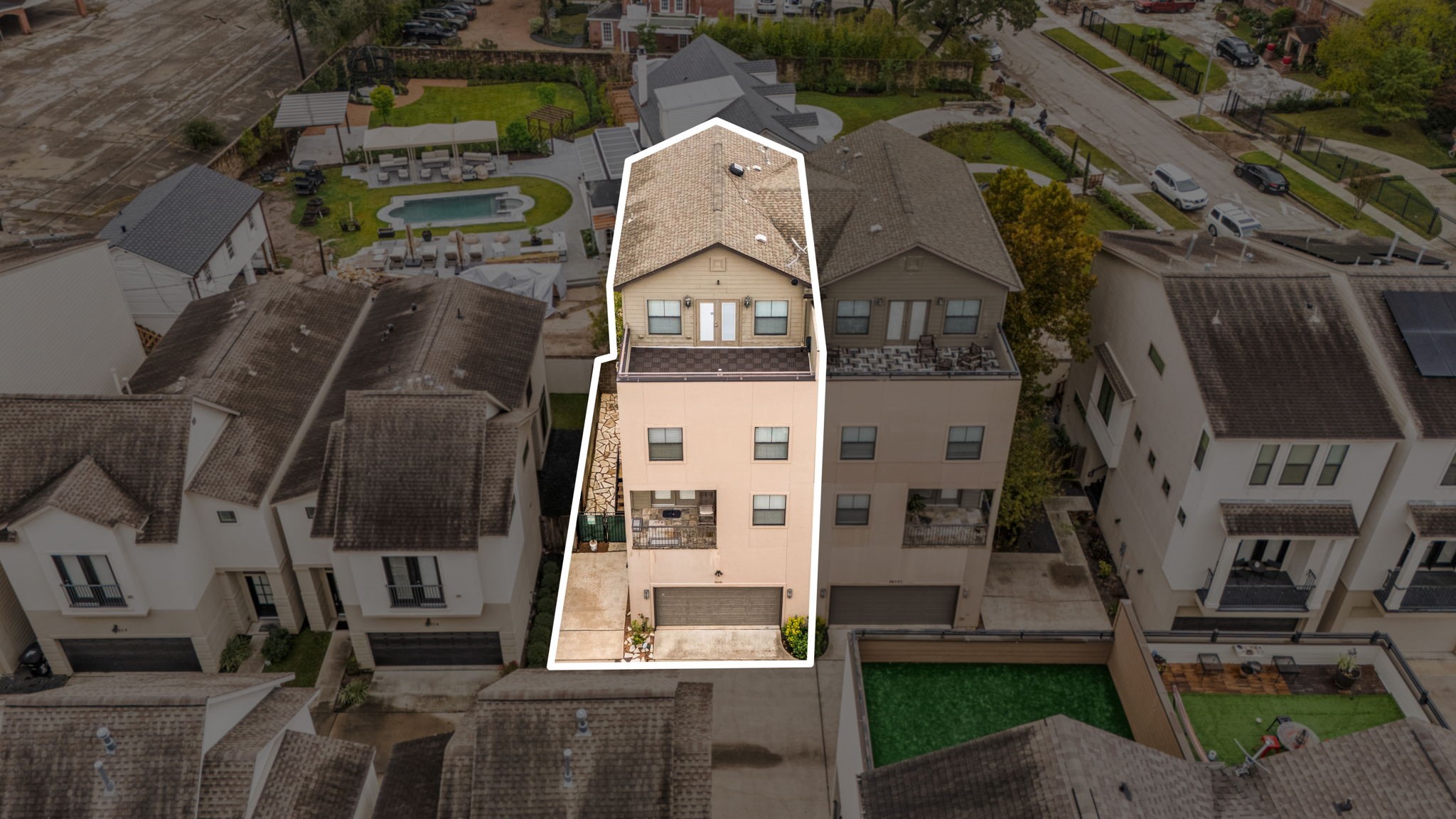 2611 Riverside Drive, Unit D Houston, TX 77004 - Photo 35 of 50 an aerial view of a house