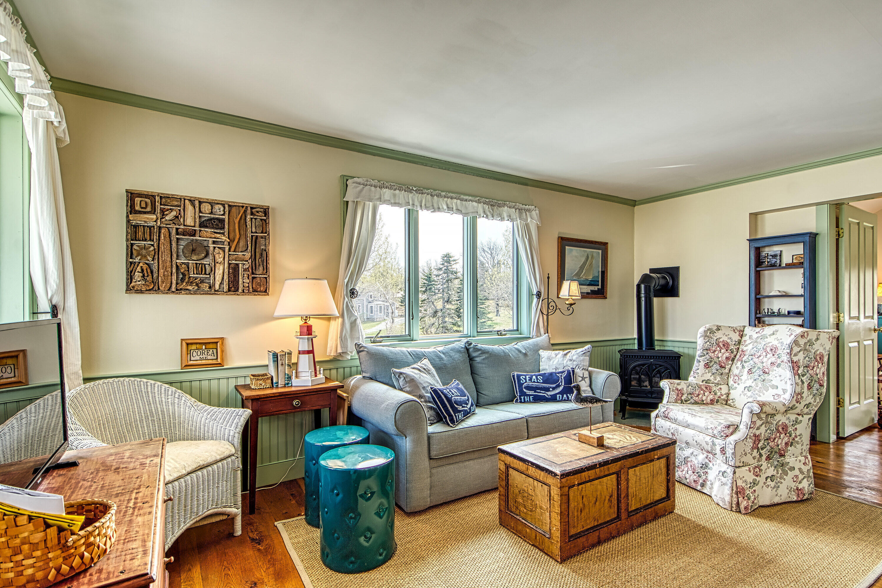 677 Corea Road Gouldsboro, ME 04624 - Photo 41 of 51 Guest House lr