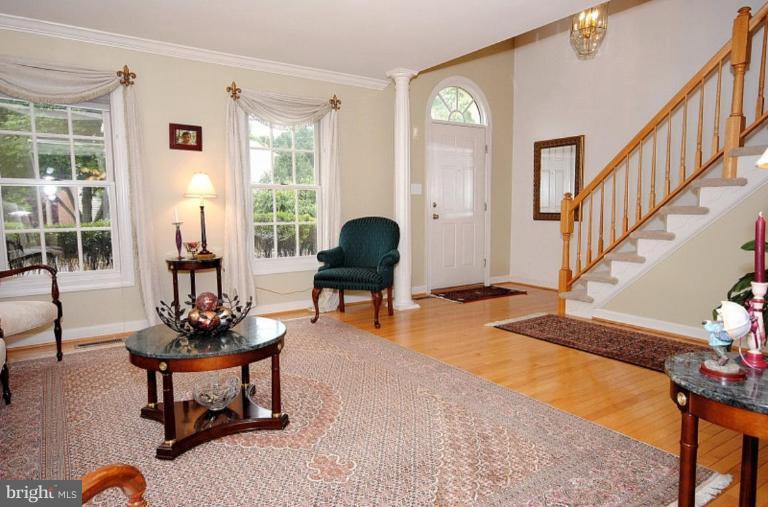 2060 Madrillon Road Vienna, VA 22182 - Photo 12 of 30 Living Room #3