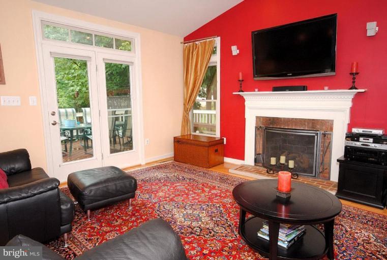 2060 Madrillon Road Vienna, VA 22182 - Photo 20 of 30 Family Room #2