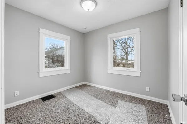$185,900 | 4320 Southwest Anthony Wayne Drive, Fort Wayne, IN 46806