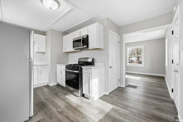 $185,900 | 4320 Southwest Anthony Wayne Drive, Fort Wayne, IN 46806