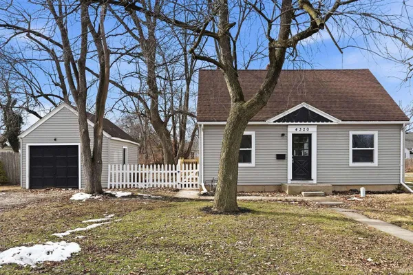$185,900 | 4320 Southwest Anthony Wayne Drive, Fort Wayne, IN 46806