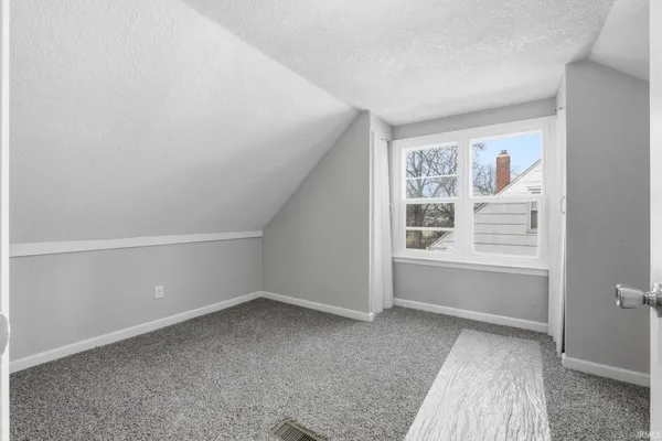 $185,900 | 4320 Southwest Anthony Wayne Drive, Fort Wayne, IN 46806