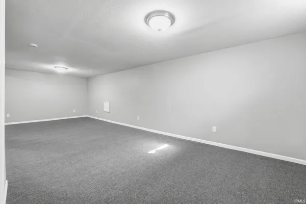 $185,900 | 4320 Southwest Anthony Wayne Drive, Fort Wayne, IN 46806