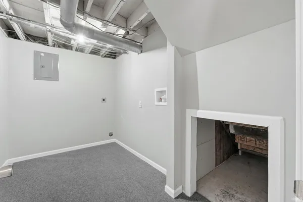 $185,900 | 4320 Southwest Anthony Wayne Drive, Fort Wayne, IN 46806