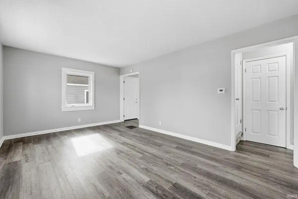 $185,900 | 4320 Southwest Anthony Wayne Drive, Fort Wayne, IN 46806