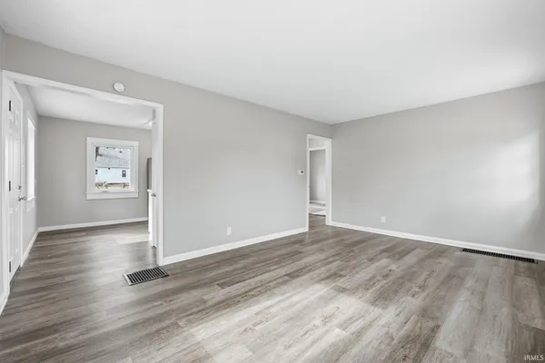 $185,900 | 4320 Southwest Anthony Wayne Drive, Fort Wayne, IN 46806
