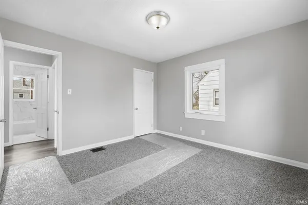 $185,900 | 4320 Southwest Anthony Wayne Drive, Fort Wayne, IN 46806