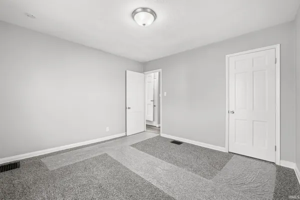 $185,900 | 4320 Southwest Anthony Wayne Drive, Fort Wayne, IN 46806