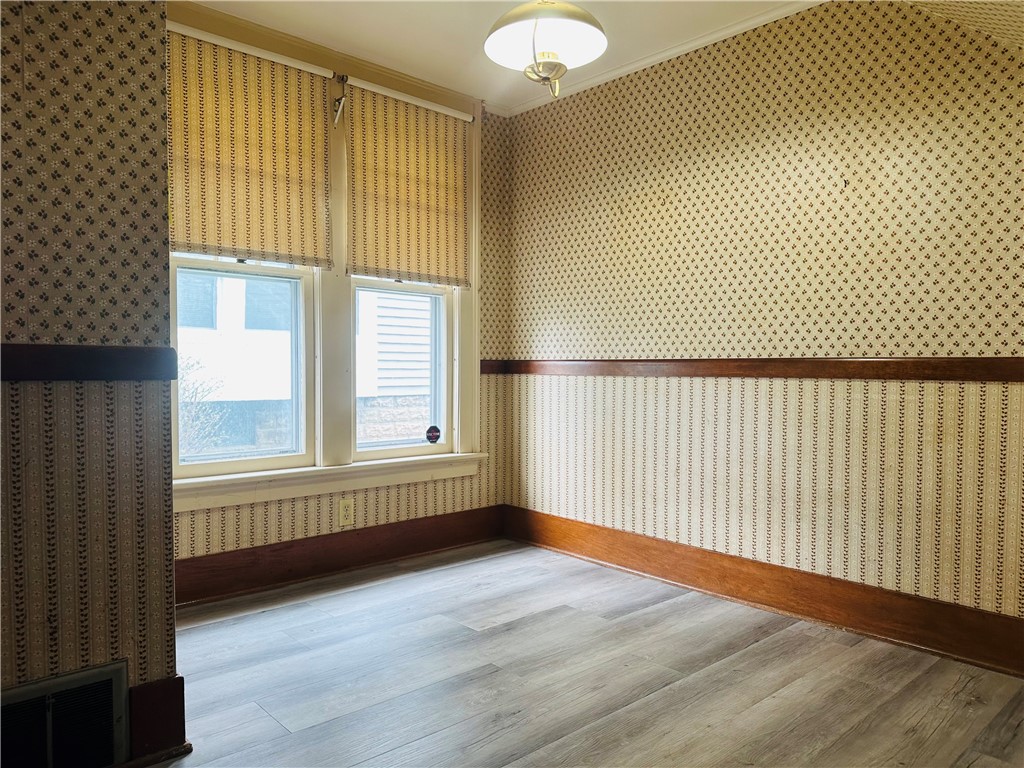 263 East Genesee Street Auburn, NY 13021 - Photo 19 of 50 The eat in kitchen area.