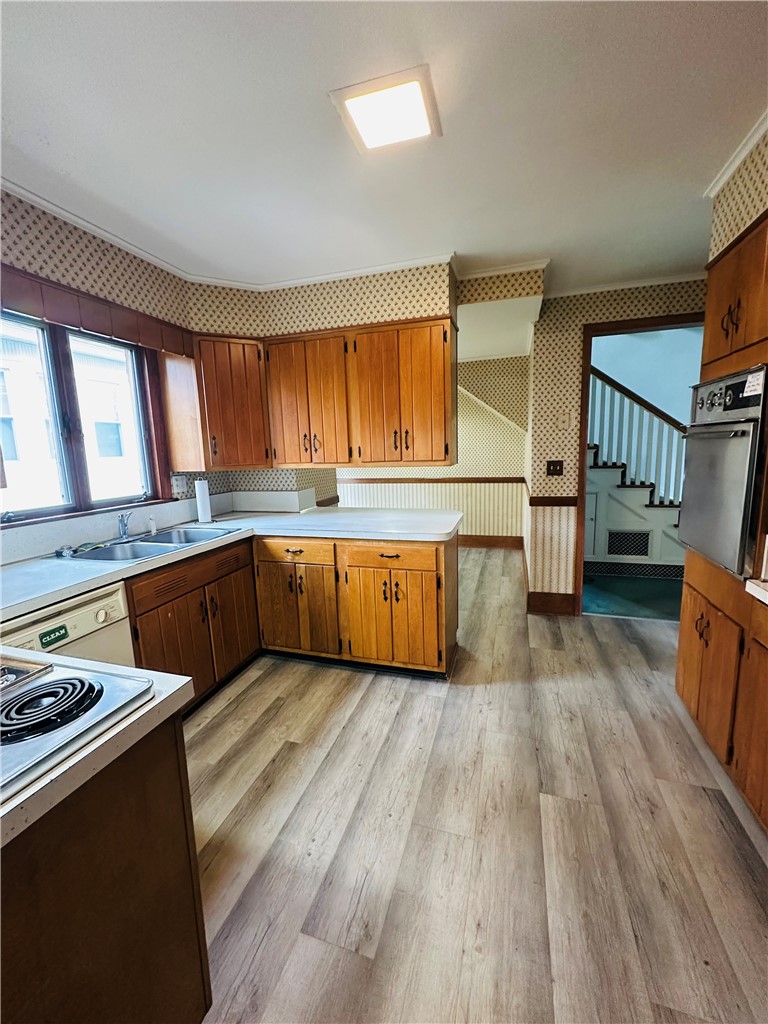 263 East Genesee Street Auburn, NY 13021 - Photo 20 of 50 Looking into the eat in kitchen from the back entr