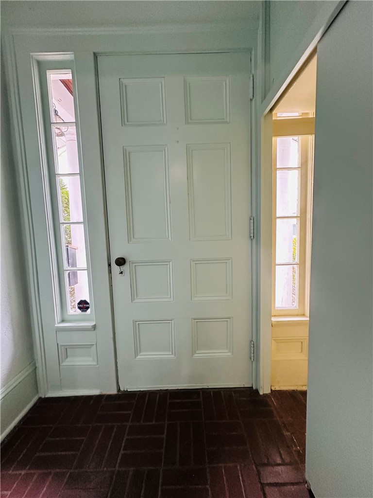 263 East Genesee Street Auburn, NY 13021 - Photo 9 of 50 The foyer area