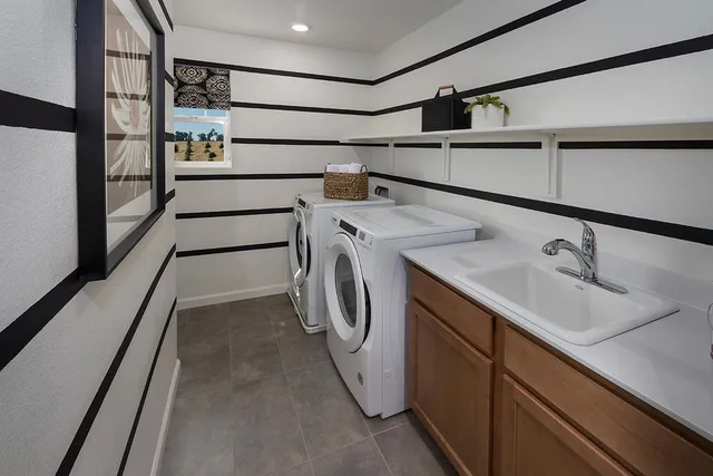 $479,990 | 6542 East Madison Avenue, Fresno, CA 93727