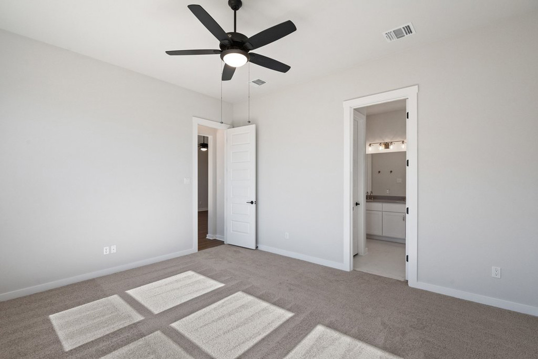 336 Marisol Bend Georgetown, TX 78626 - Photo 23 of 38