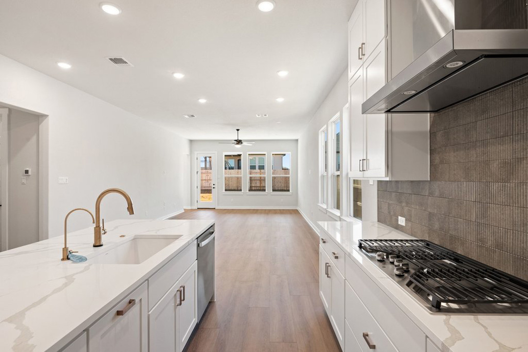 336 Marisol Bend Georgetown, TX 78626 - Photo 9 of 38