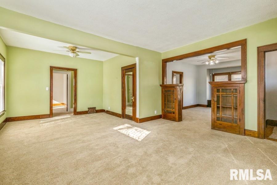 2110 Telegraph Road Davenport, IA 52804 - Photo 2 of 15 Gallery Image 2