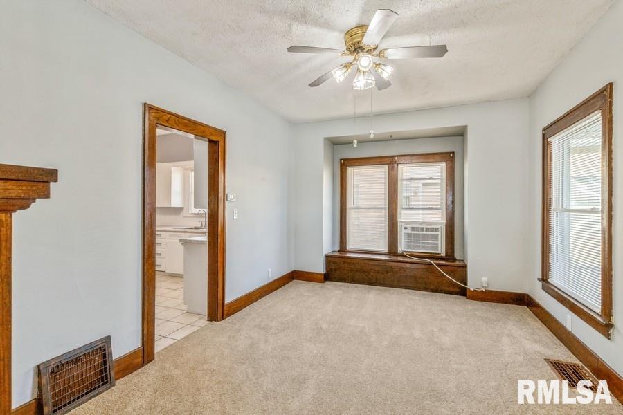 2110 Telegraph Road Davenport, IA 52804 - Photo 6 of 15 Gallery Image 6