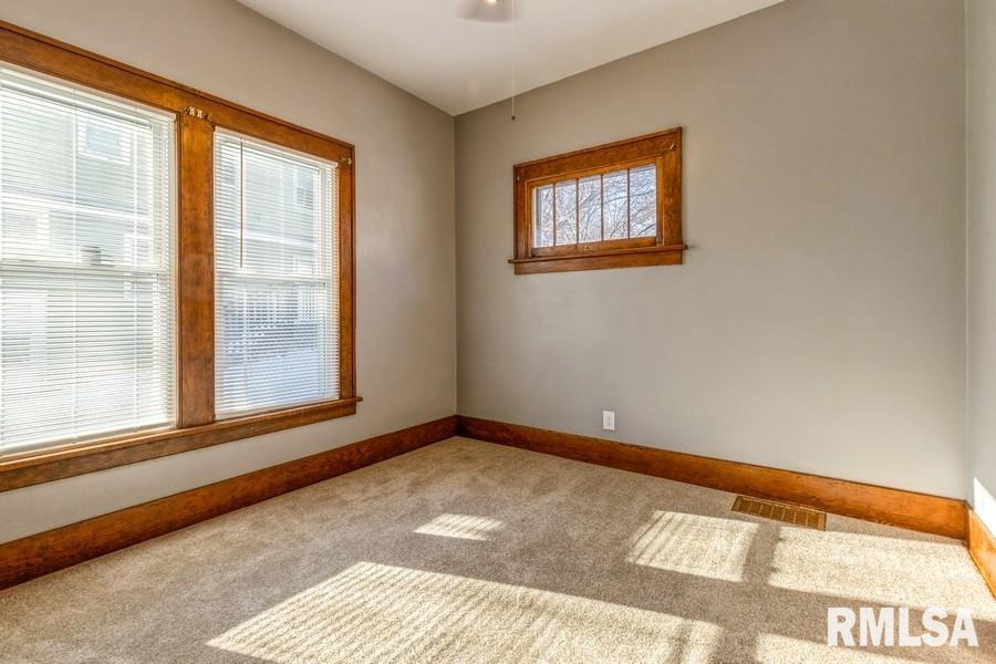 2110 Telegraph Road Davenport, IA 52804 - Photo 9 of 15 Gallery Image 9