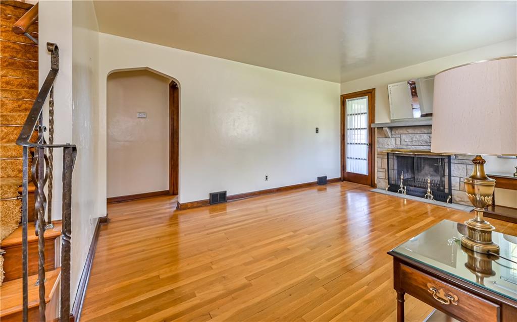617 Soose Road Pittsburgh, PA 15209 - Photo 2 of 25 Gallery Image 2