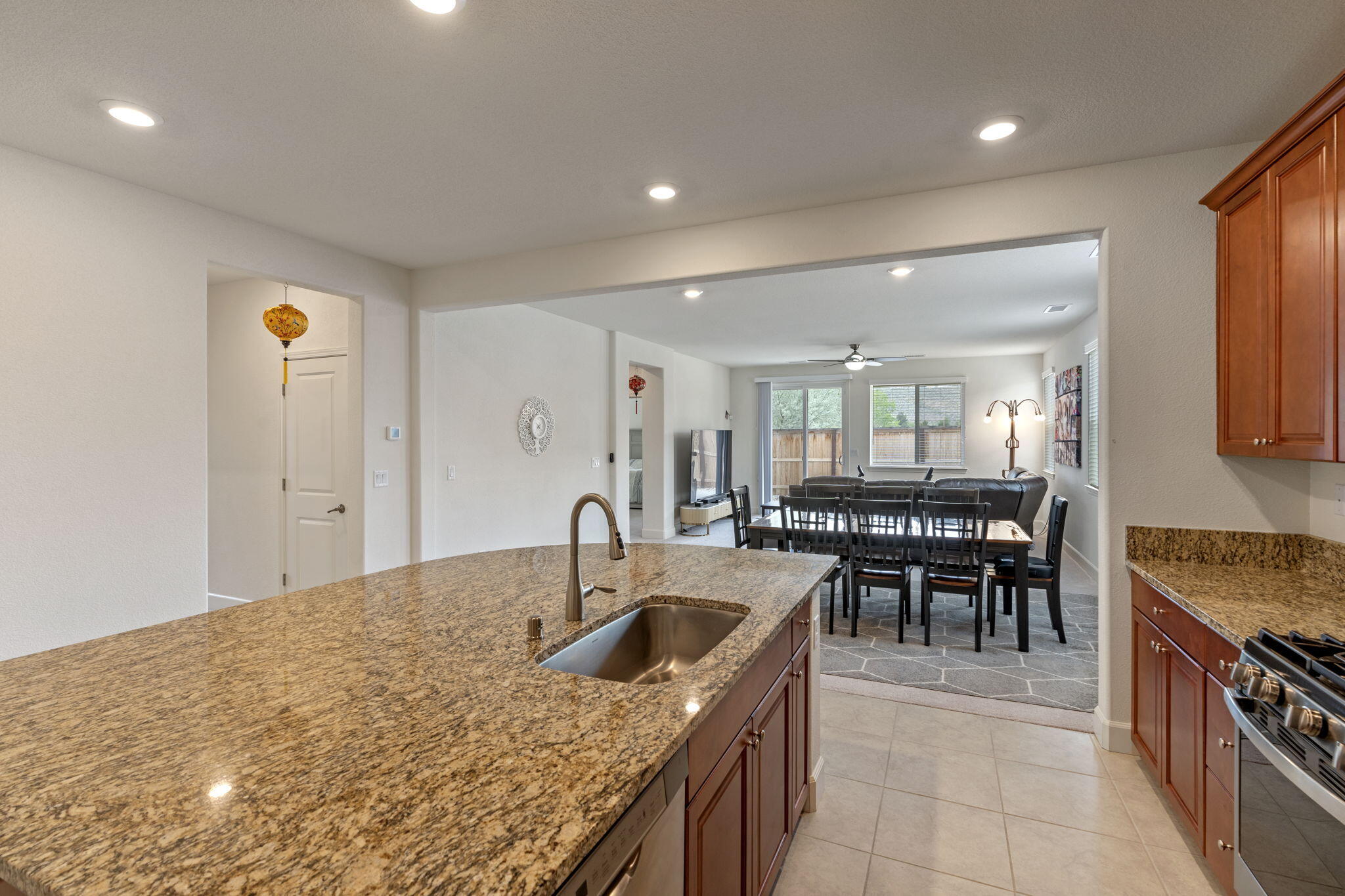 7480 Souverain Lane Reno, NV 89506 - Photo 8 of 32 14-web-or-mls-DSC04858