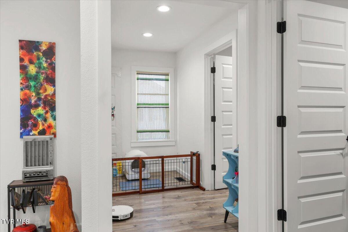 599 Harlan Street Greeneville, TN 37745 - Photo 15 of 38 19-Hallway