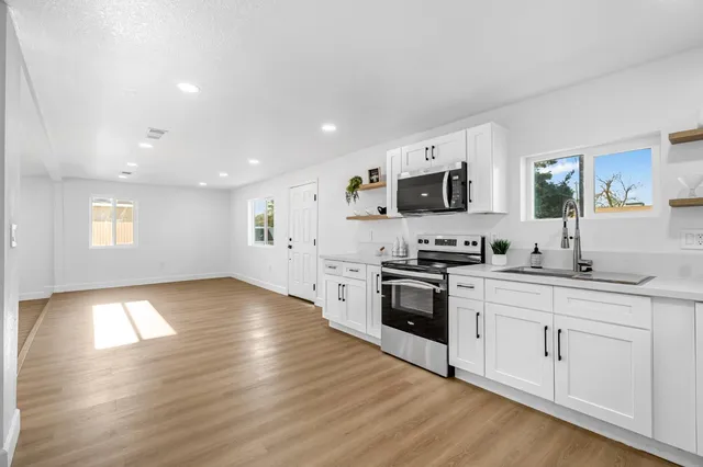 $339,900 | 3640 South Calvin Avenue, Fresno, CA 93725