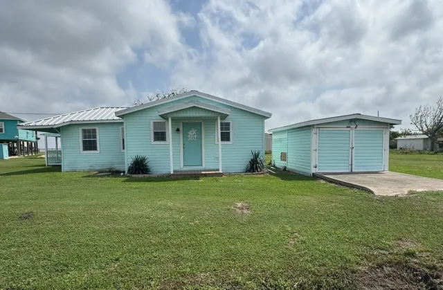 $189,000 | 302 2nd Street, Palacios, TX 77465