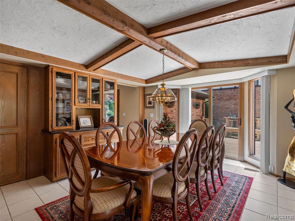 1732 Rapids Way Rochester Hills, MI 48309 - Photo 7 of 37