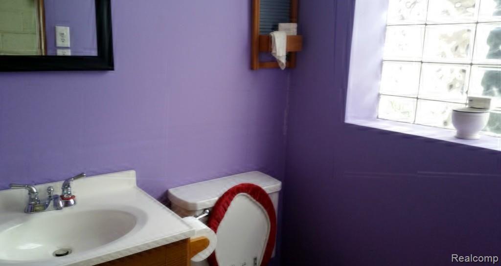 18010 Rainbow Road Fraser, MI 48026 - Photo 18 of 23 RBlav2.jpg