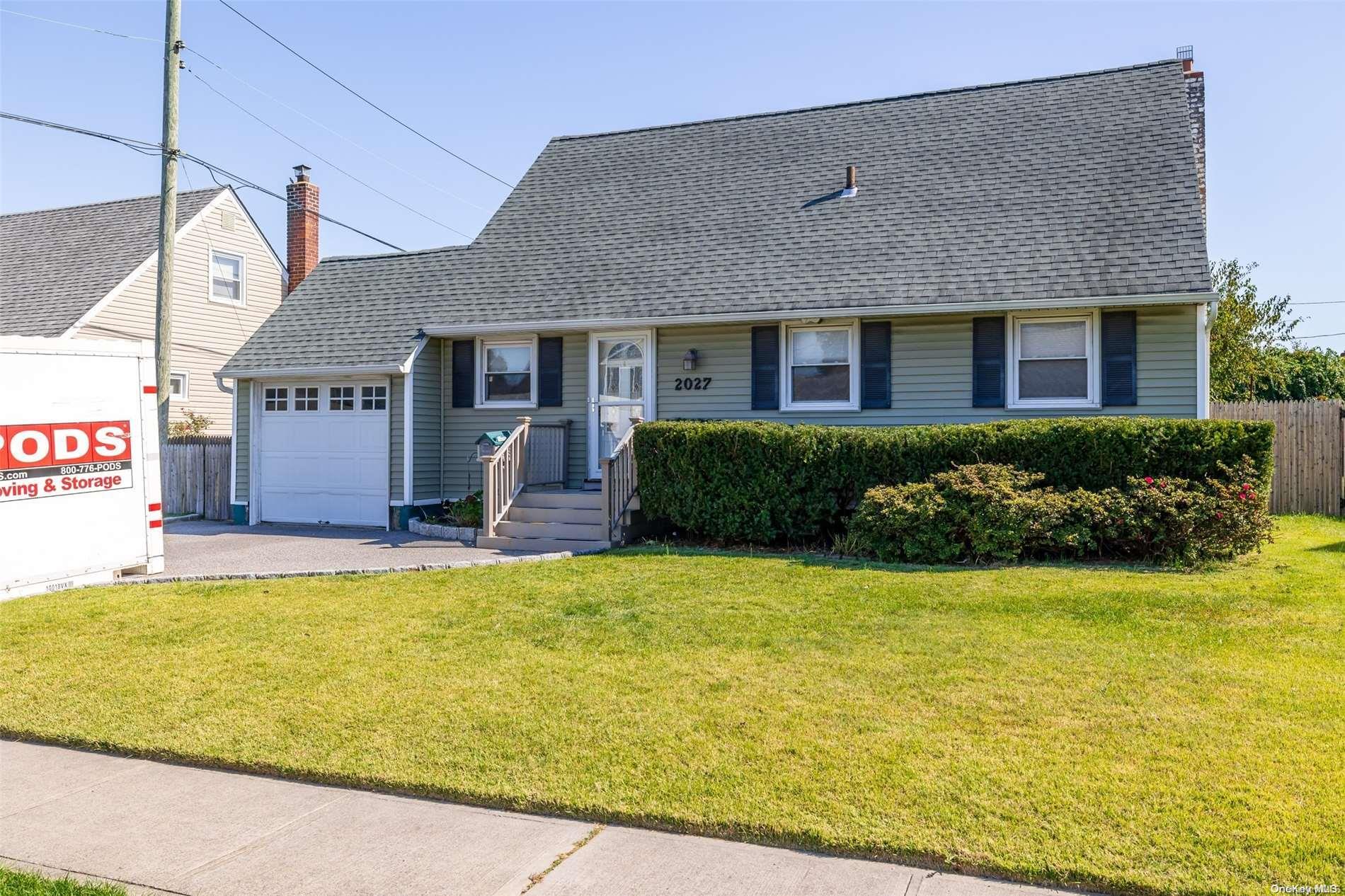 a view of a house with swimming pool