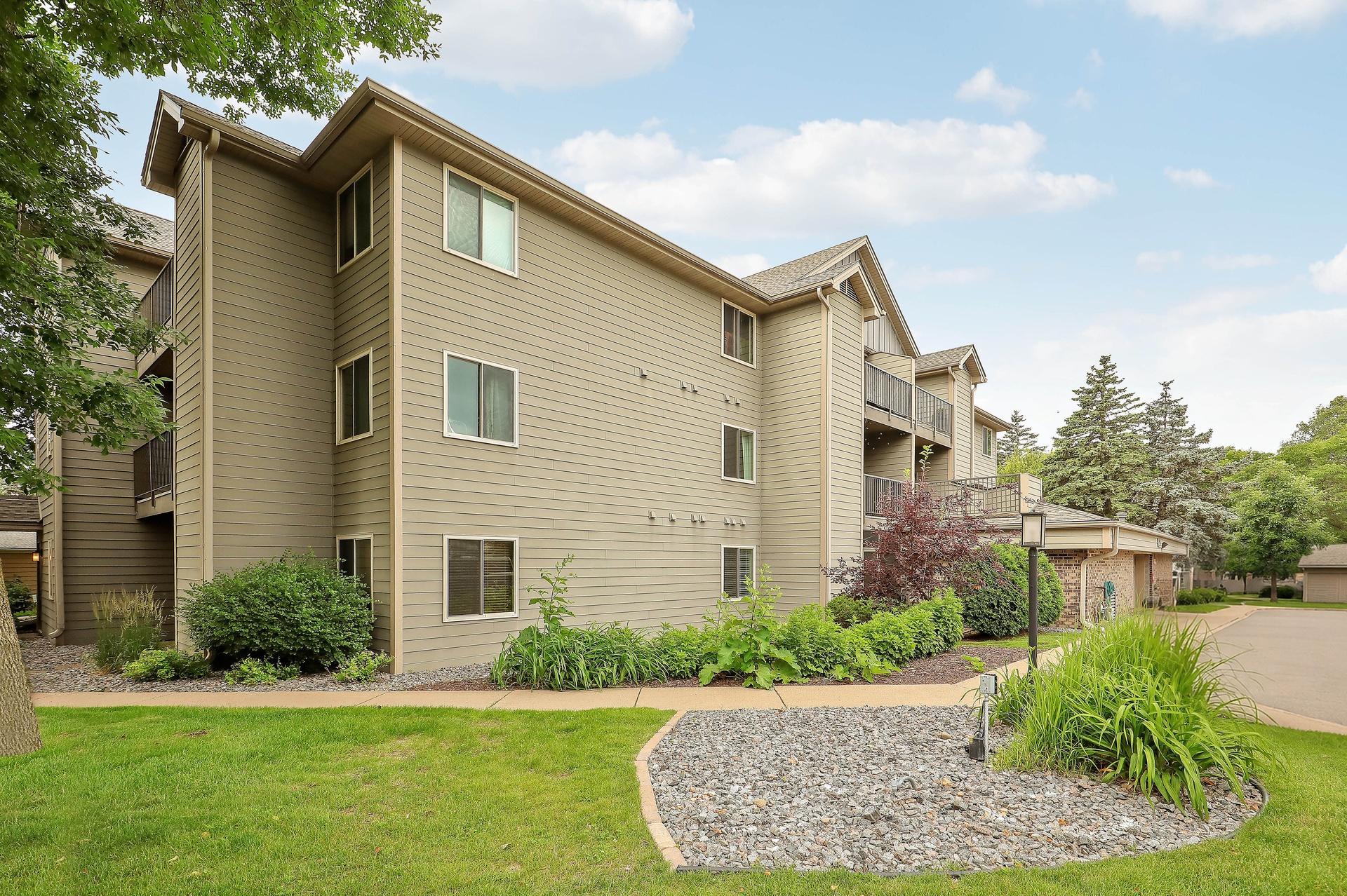 2150 Ridge Drive, Unit 14 St. Louis Park, MN 55416 - Photo 32 of 37