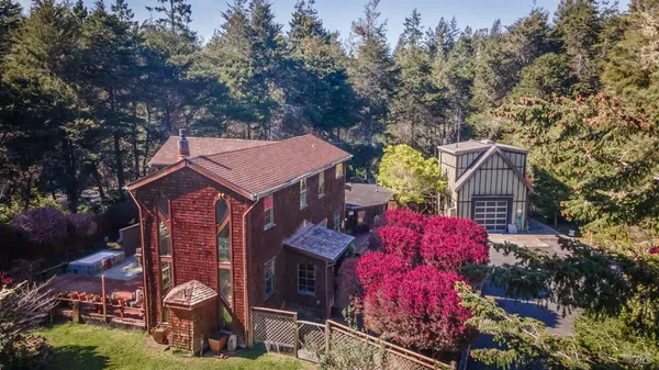 $1,095,000 | 10360 Gary Lane, Mendocino, CA 95460