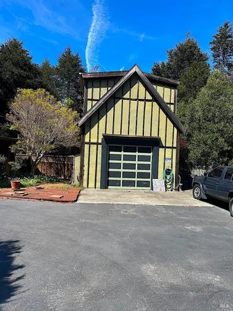 $1,095,000 | 10360 Gary Lane, Mendocino, CA 95460