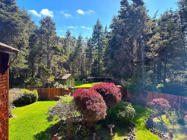 $1,095,000 | 10360 Gary Lane, Mendocino, CA 95460