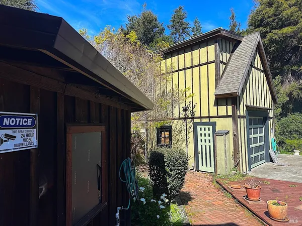 $1,095,000 | 10360 Gary Lane, Mendocino, CA 95460