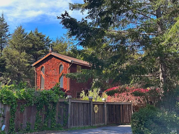 $1,095,000 | 10360 Gary Lane, Mendocino, CA 95460