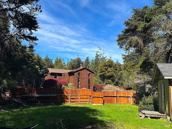 $1,095,000 | 10360 Gary Lane, Mendocino, CA 95460