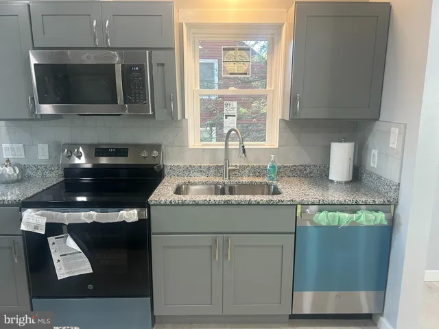 $319,900 | 4052 Locust Lane, Harrisburg, PA 17109