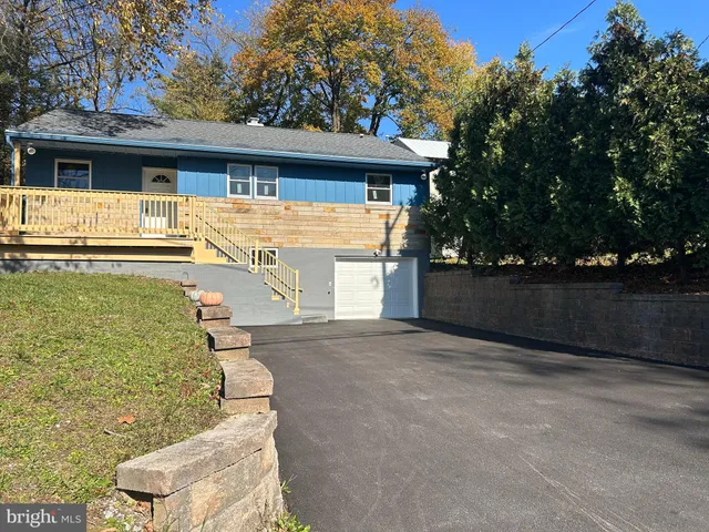 $319,900 | 4052 Locust Lane, Harrisburg, PA 17109