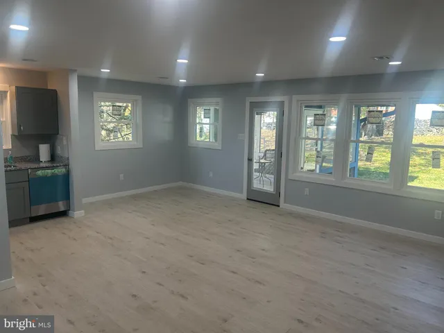 $319,900 | 4052 Locust Lane, Harrisburg, PA 17109