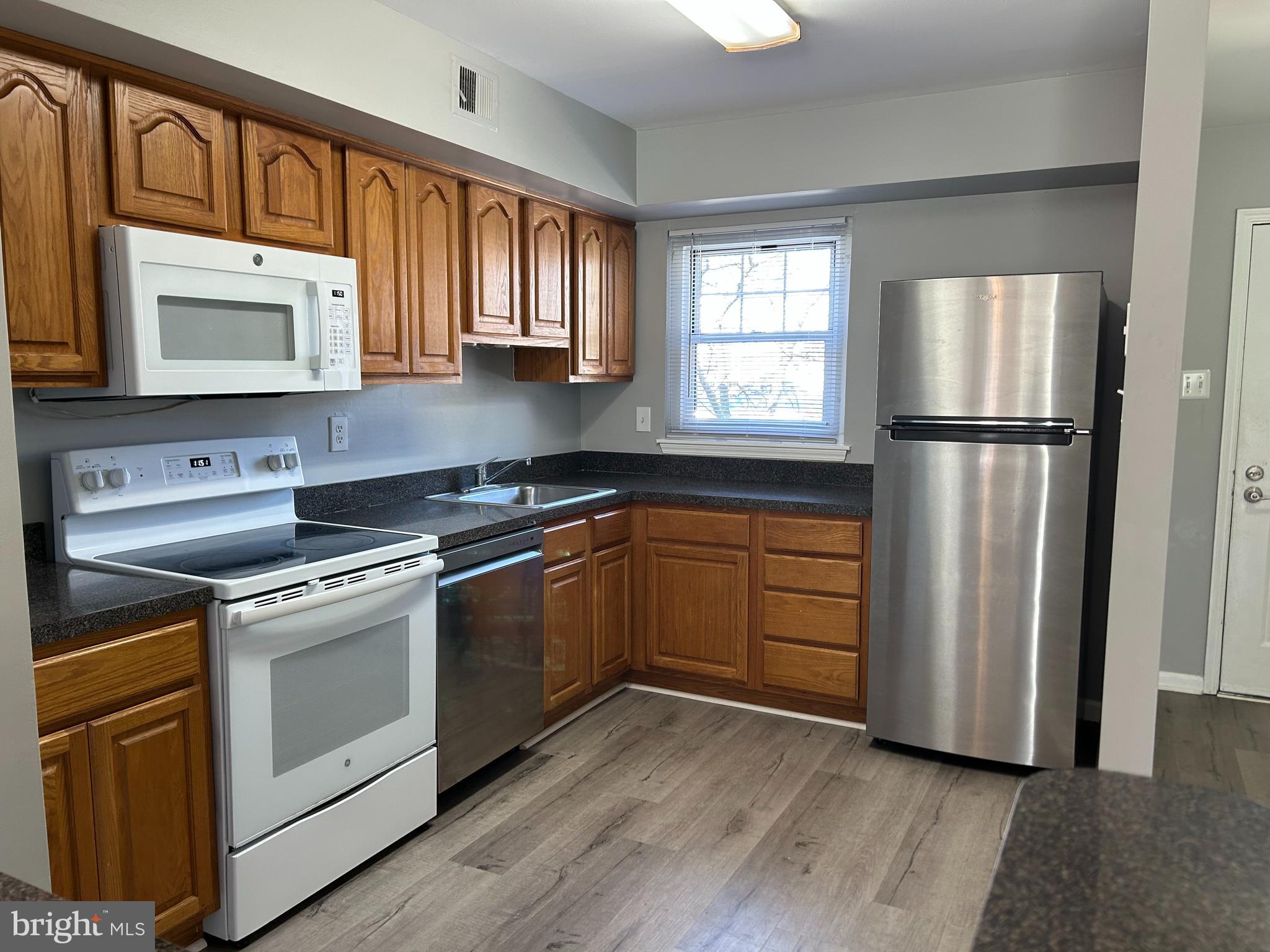 29 Ramsgate Court, Unit 214 U29 Blue Bell, PA 19422 - Photo 4 of 20